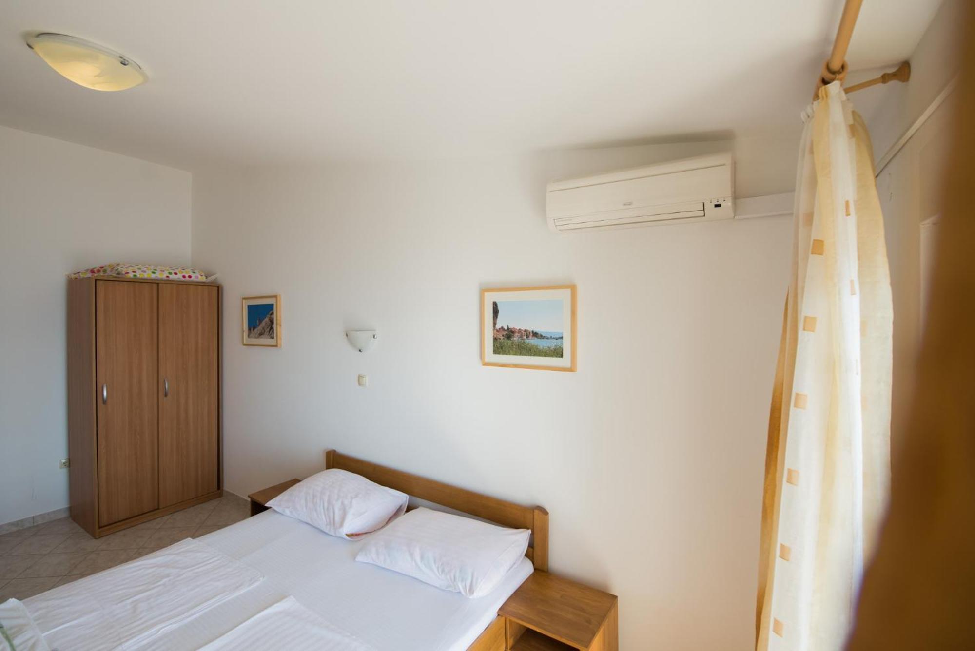 Bed And Breakfast Pero 3 Min Walk To The Beach Lokva Rogoznica Exterior foto