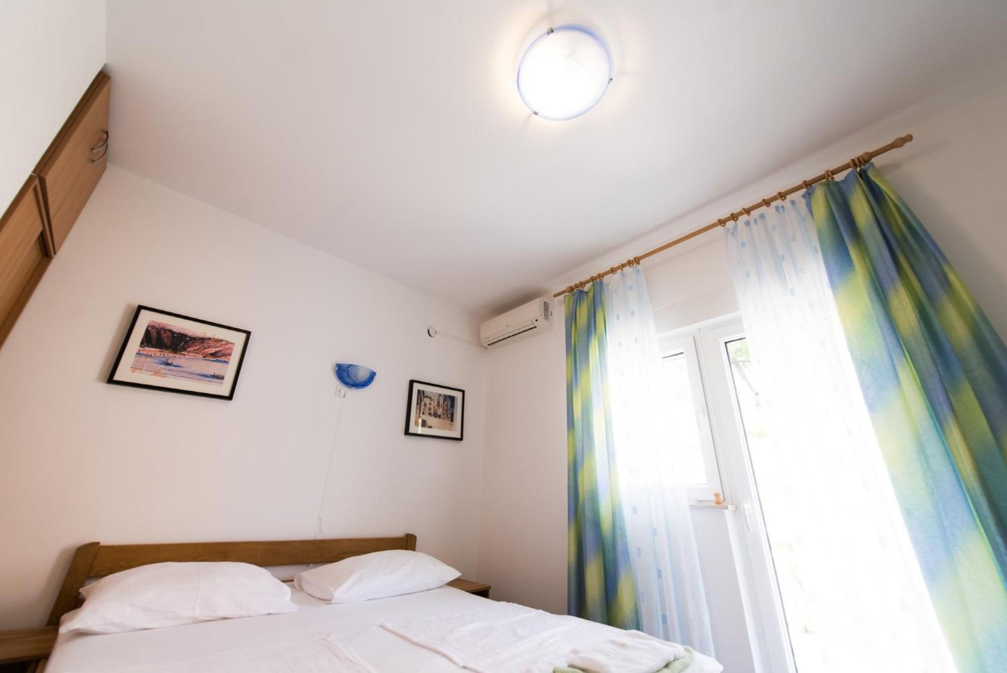 Bed And Breakfast Pero 3 Min Walk To The Beach Lokva Rogoznica Exterior foto