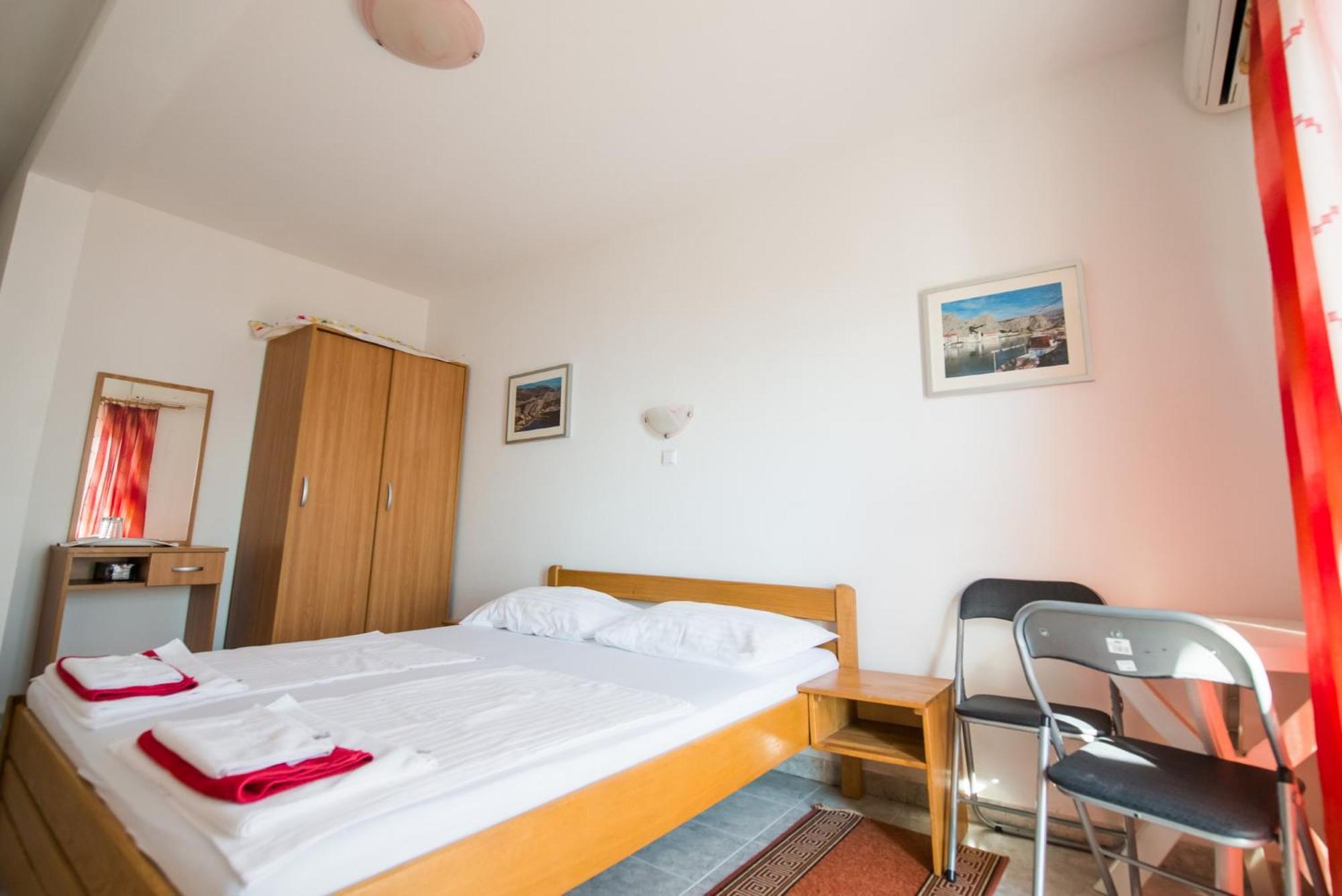 Bed And Breakfast Pero 3 Min Walk To The Beach Lokva Rogoznica Exterior foto